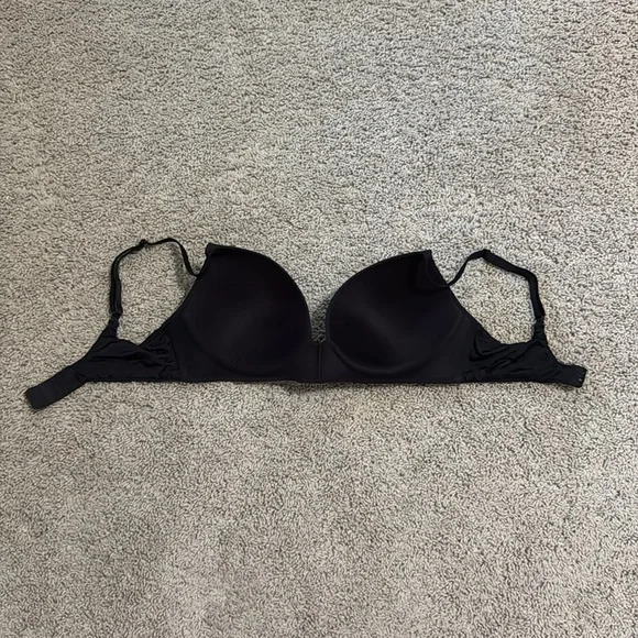 The T-Shirt Bra - Lightly Lined Wireless Bra - Picture 3 of 5